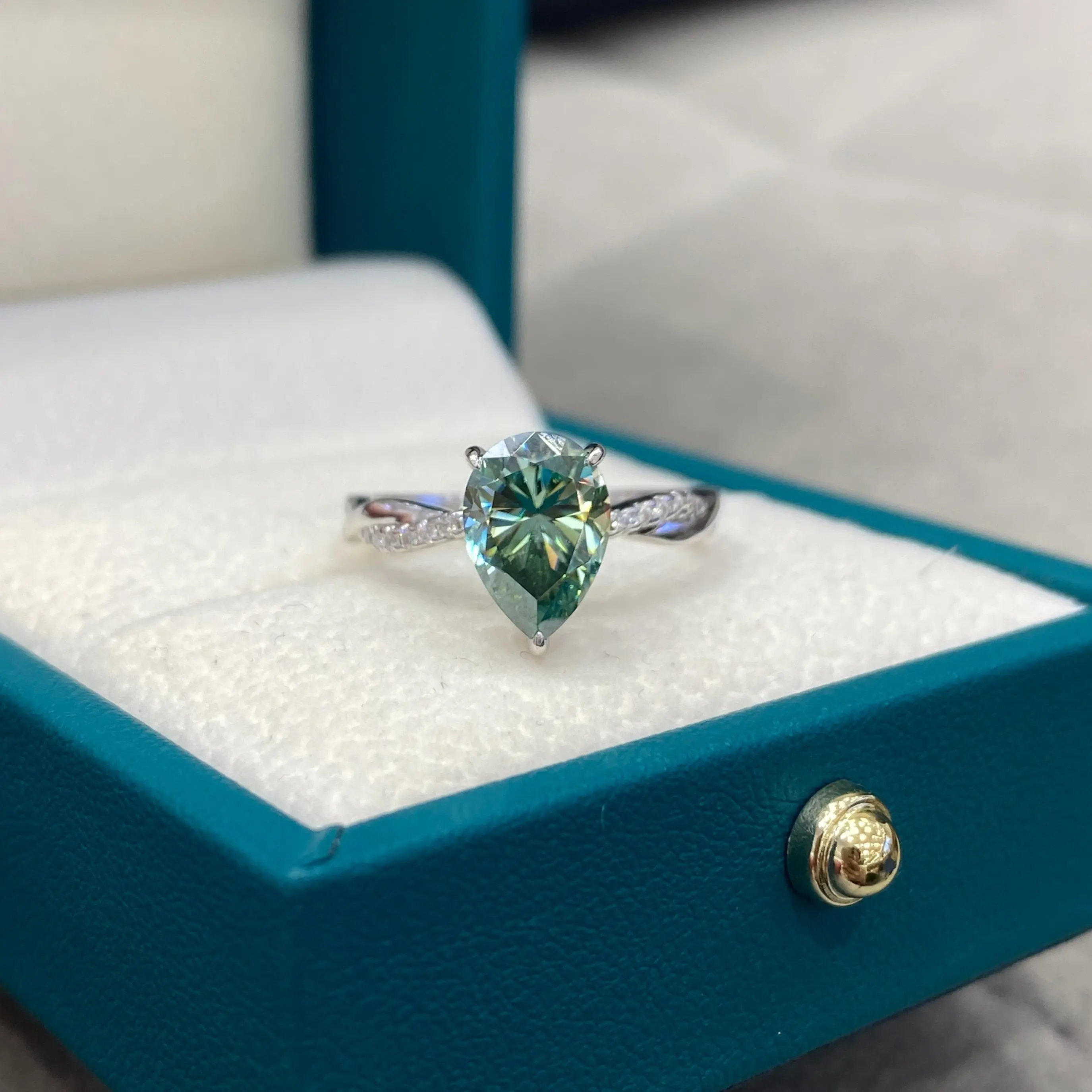 2ct Green Pear