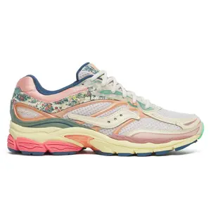 Saucony Progrid Omni 9 in Beige / Blue