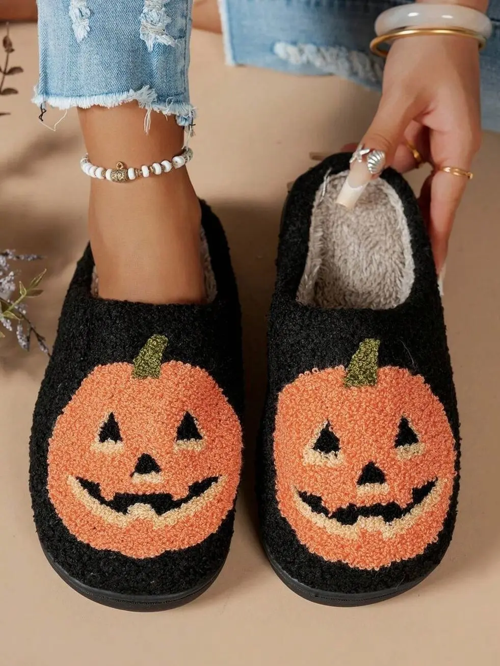 Women's Halloween Slippers Classic Pumpkin Ghost Face Non-Slip Footwear For Casual Wear In Winter Home Slippers