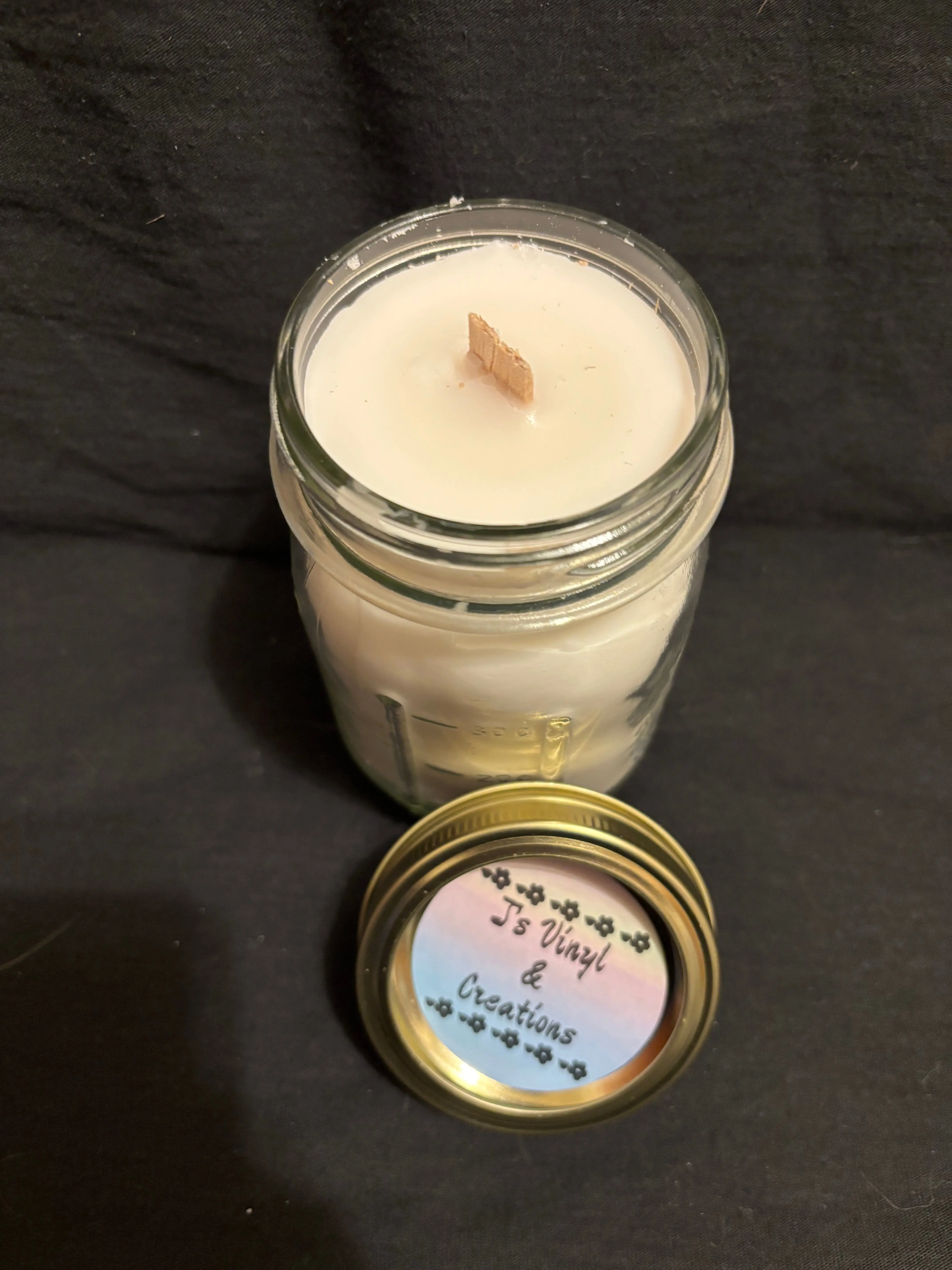 Cedar Candle - Natural Fragrance, Handcrafted in Cedarwood, Traditional Design