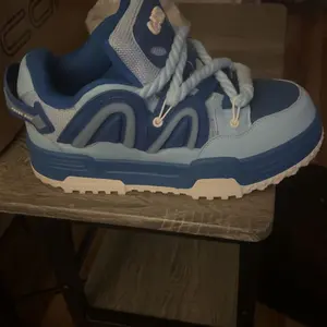 Q-AND Casual Sports Skateboard Shoes, 5 Color Matching, Casual Sports Shoes, Thick-soled Skateboard Shoes, Low-top, Thick Straps, Shock Absorption, Breathable Upper. Suitable For Outdoor Travel, Teenagers, Outdoor Sports Enthusiasts, Fashion Gurus