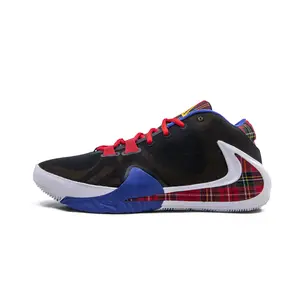 Zoom Freak 1 AS "Employee of the Month"