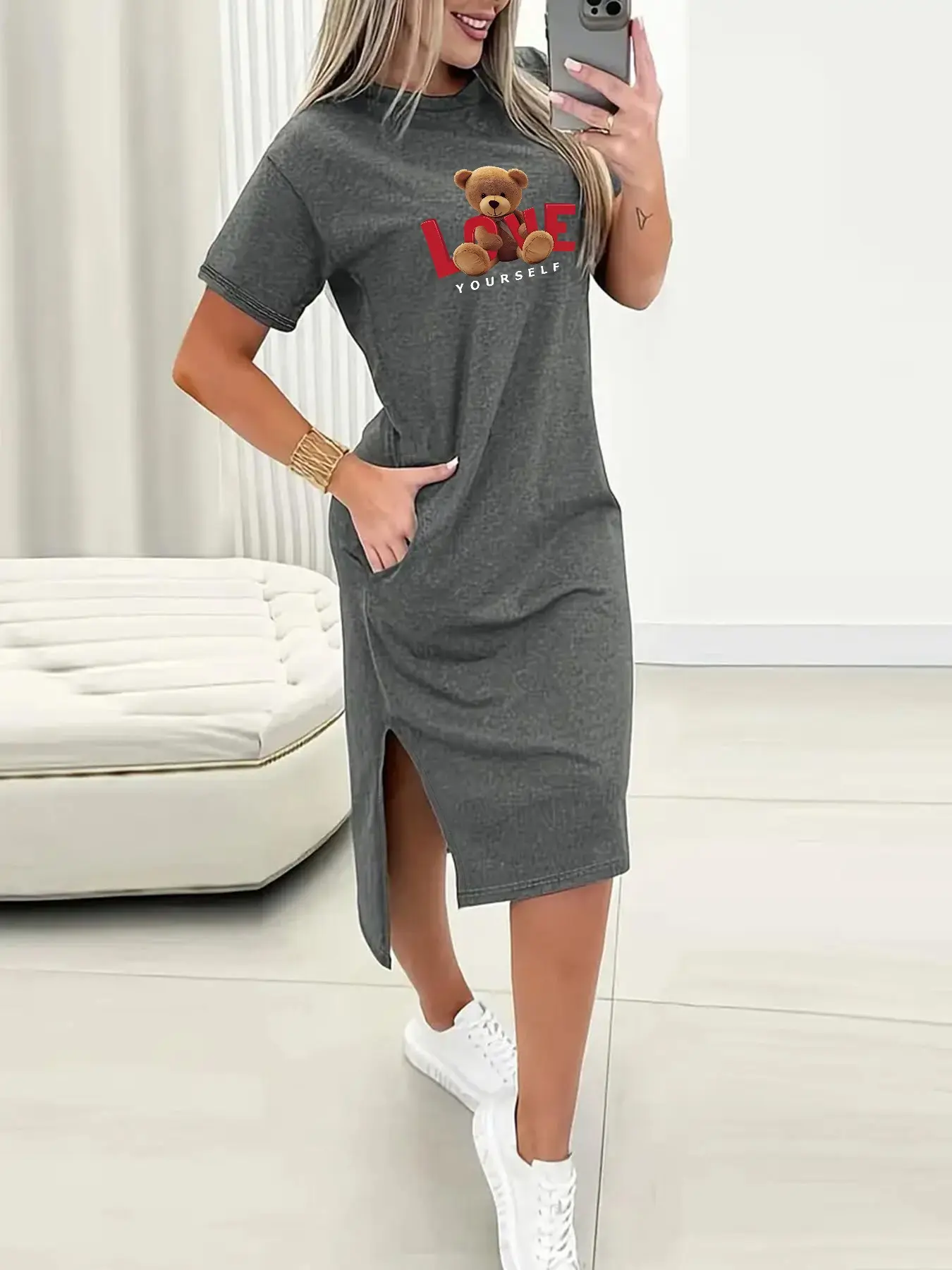 Letter Bear Print Women's Casual Round Neck Short Sleeve Side Slit Dress, Casual Chic Dress, Fitted Hearts Pattern, Comfortable Daily Wear, Womenswear