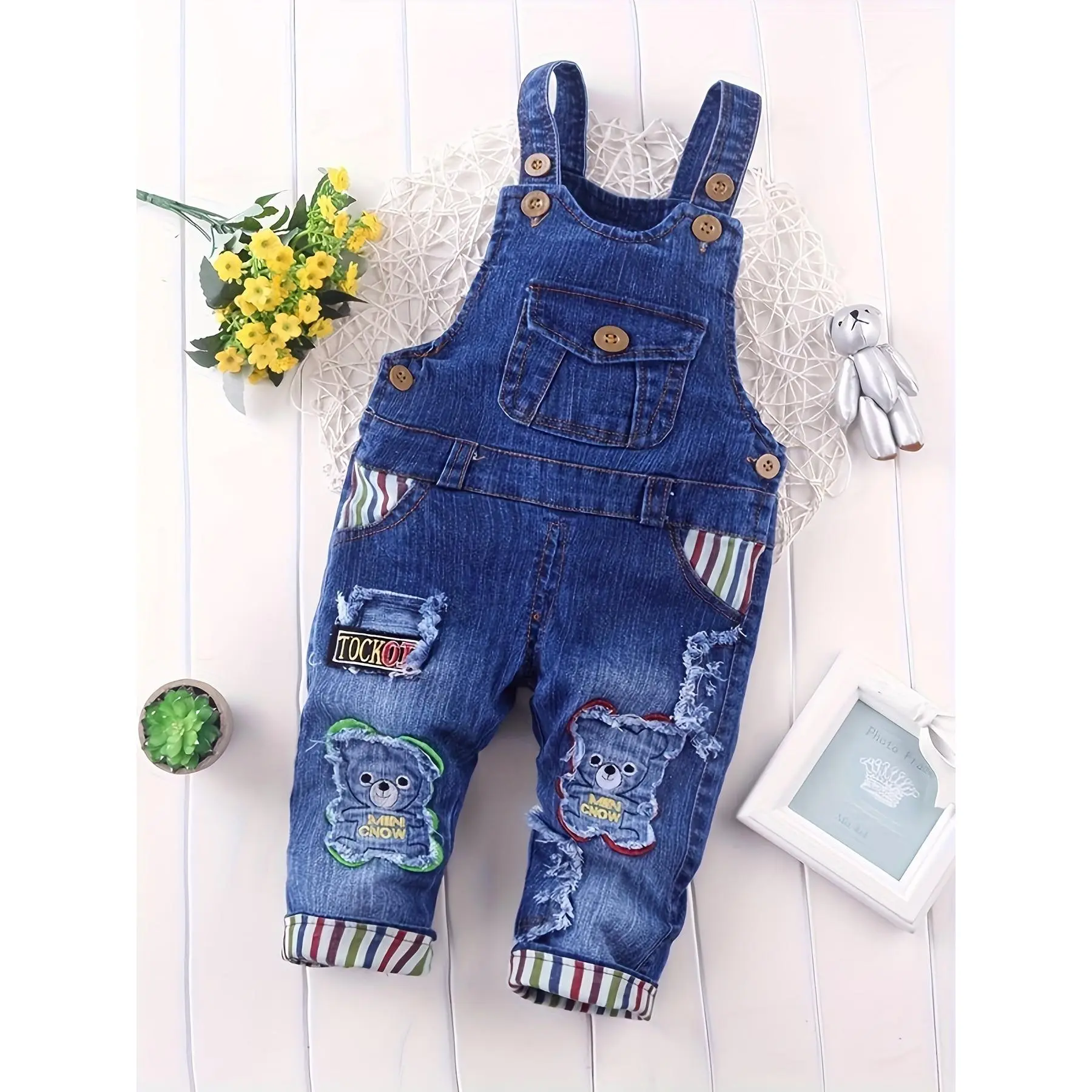 Boys' Denim Overalls Bear Embroidery Striped Pockets Spring and Autumn Outdoor Casual Style Easy to Wash Durable Fun Children's Clothing Suitable for Outdoor Activities