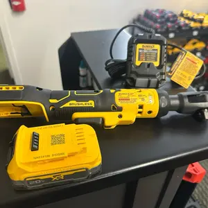 DEWALT 20-Volt Lithium-Ion Cordless 3/8 in. Ratchet Kit with Brushless Motor and 20V Battery