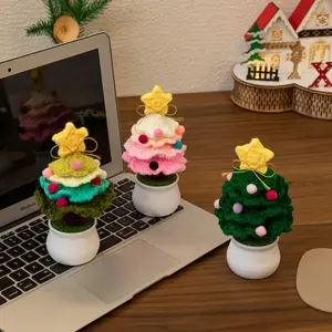 Artificial Knitted Handcrafted Potted Plant Gradient-Colored Christmas Tree Desktop Decoration DIY Creative Gift for Her Festive Charm Dining Table Window Ledge Bedroom Ornament Gradual Pink Indoor Decorative Light Kids Tree