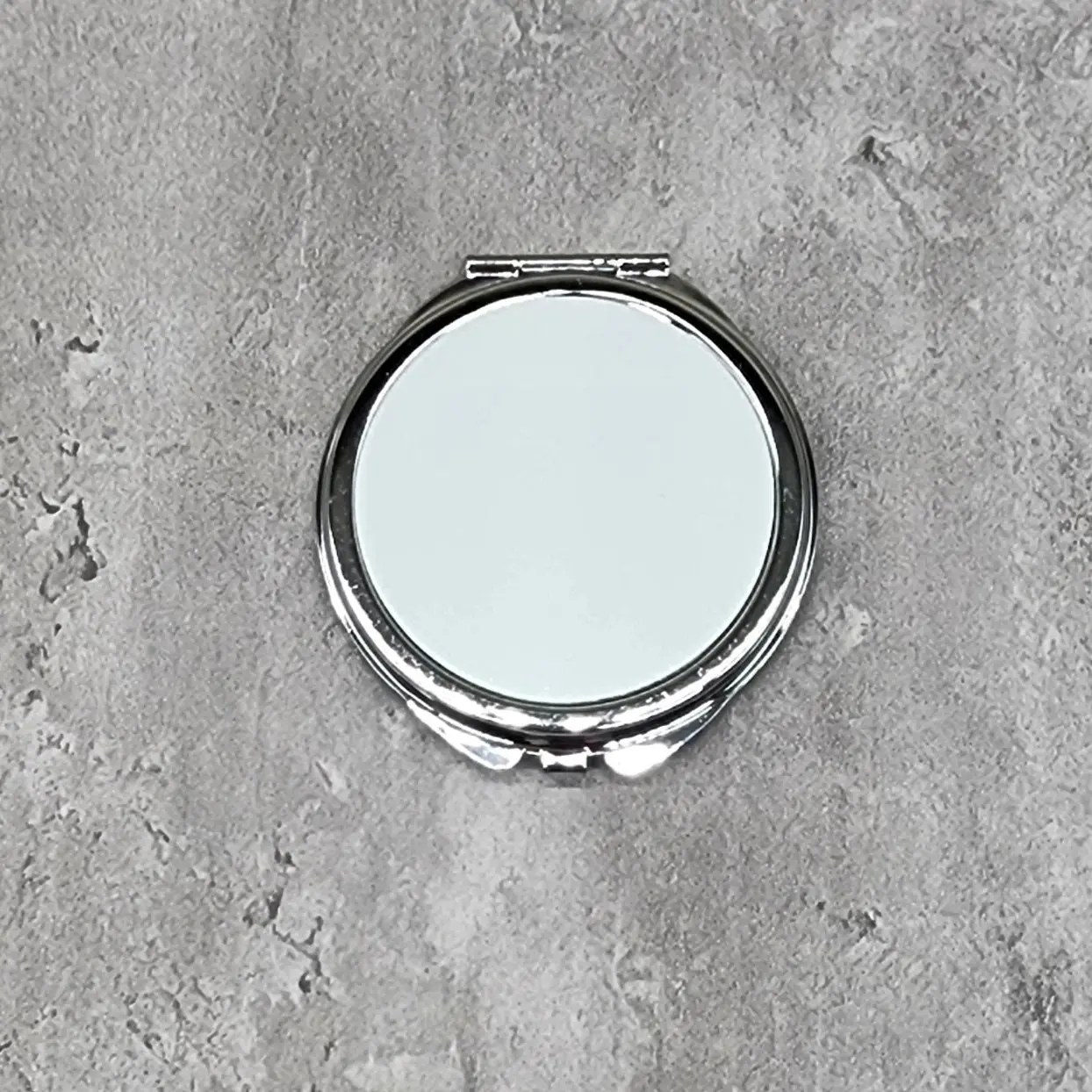 Compact mirror