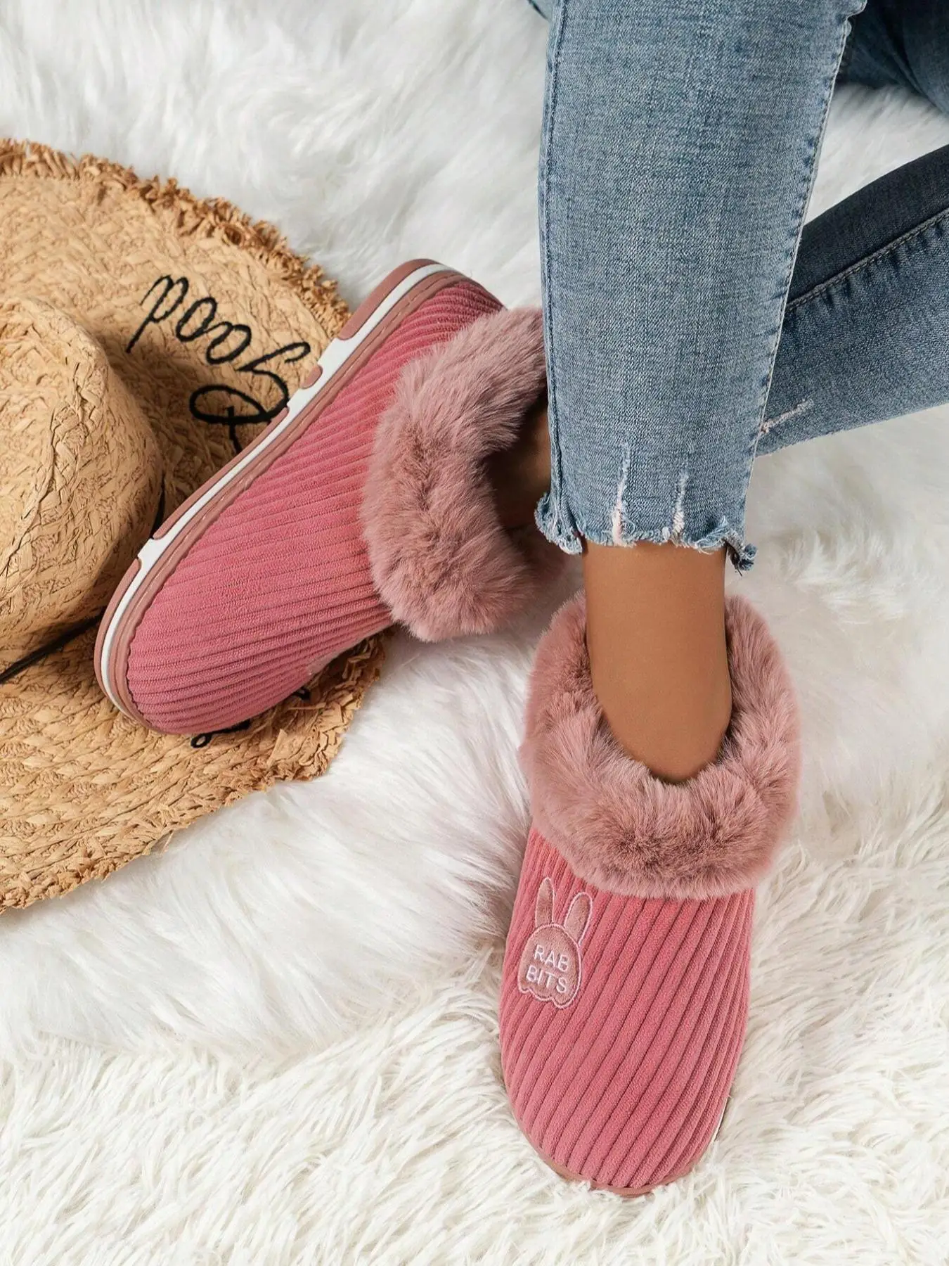 Women's Cute Cartoon Rabbit & Letter Pattern Plush Slippers, Warm Bedroom Slippers, Fashionable Home Slippers For Fall & Winter