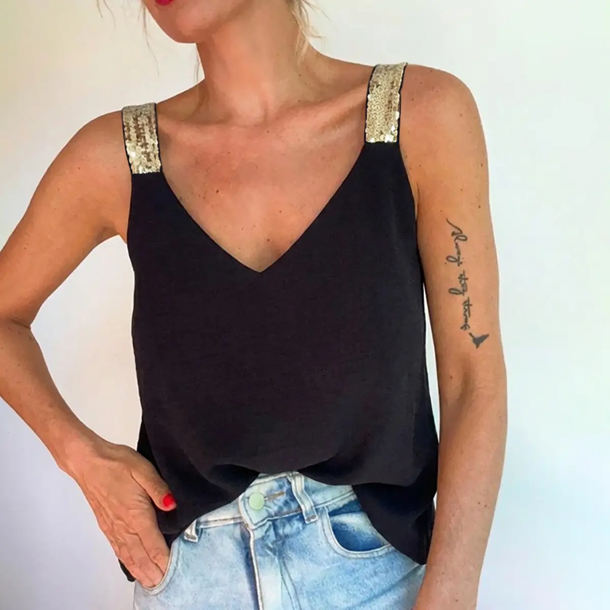 CHICME Women's V-Neck Sequin Decor Thick Straps Tank Casual Backless Textured Tank Top