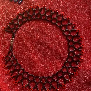 Collar de cristal y mullos