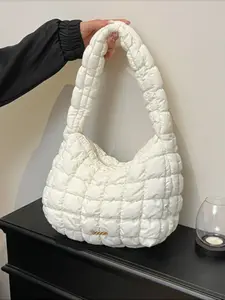 New Cloud Design Soft Plush Wrinkled Shoulder Bag, Fashionable High-End Underarm Bag, Unique Small Batch Handbag for Women, Puffy Shoulder Bag