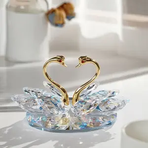 Dynamic And Radiant! The Crystal Swan Ornament Showcases Exquisite Craftsmanship That Embodies Elegance, a Must-Have Treasure! The Swan-Shaped Crystal Unlocks The Secrets of Home Decor And Fashion Aesthetics