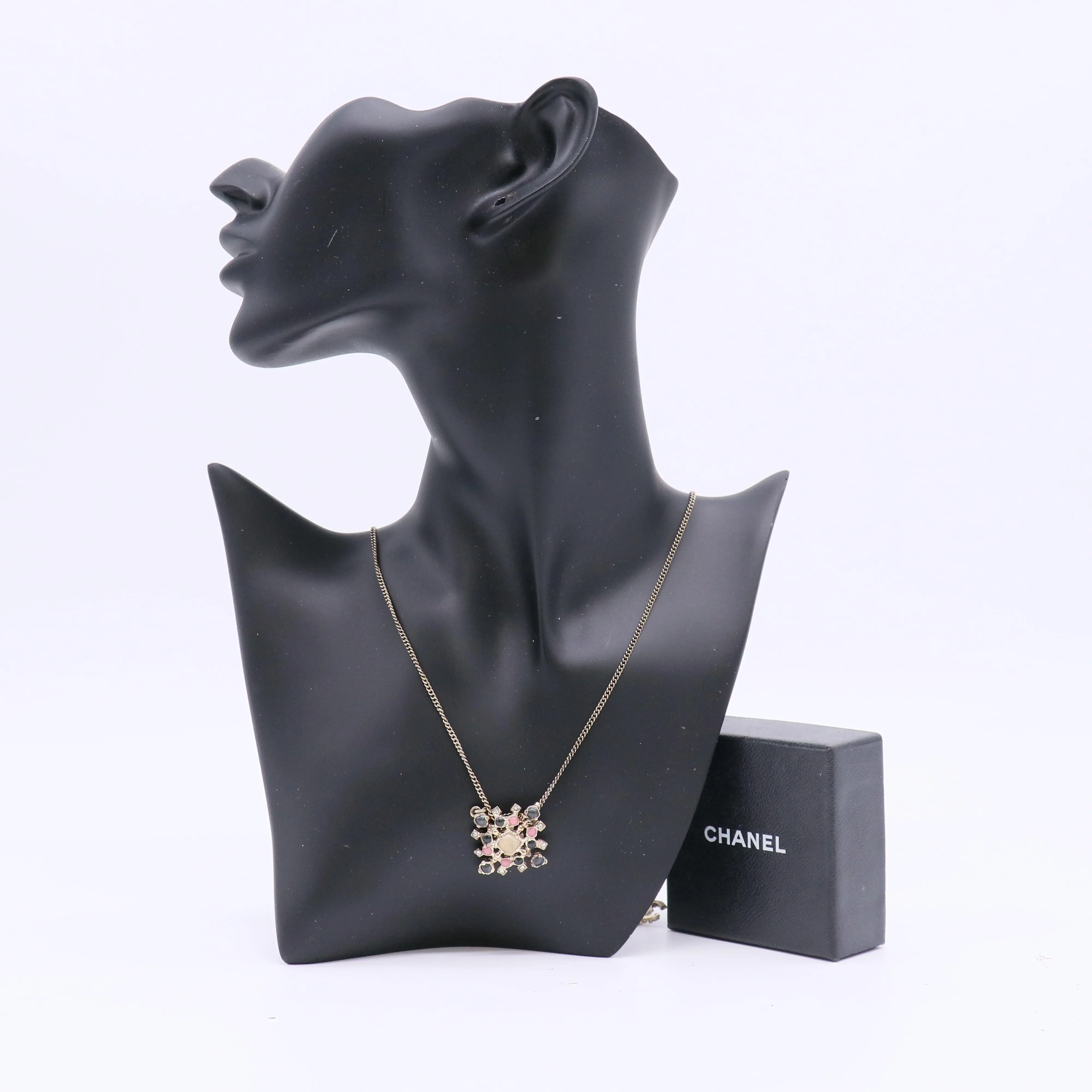 Pre-owned Chanel Gripoix Star Burst Multi Stone Pendant Necklace W22399
