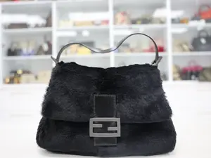 Pre-owned FENDI FAUX FUR Shoulder Bags FUR MAMMA BAGUETTE HANDBAG