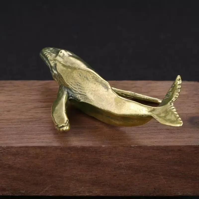 Handmade Brass Ocean Whale Figurine Ornament, Creative Cute Animal Design Decorative Craft Collectible Home Decor for Study Desk, Office, Christmas Decoration, Gift for Friends