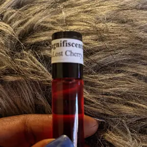 MagnifiSCENTS Lost Cherry Oil - Exotic and Alluring Fragrance - Long-Lasting Formula for Women
