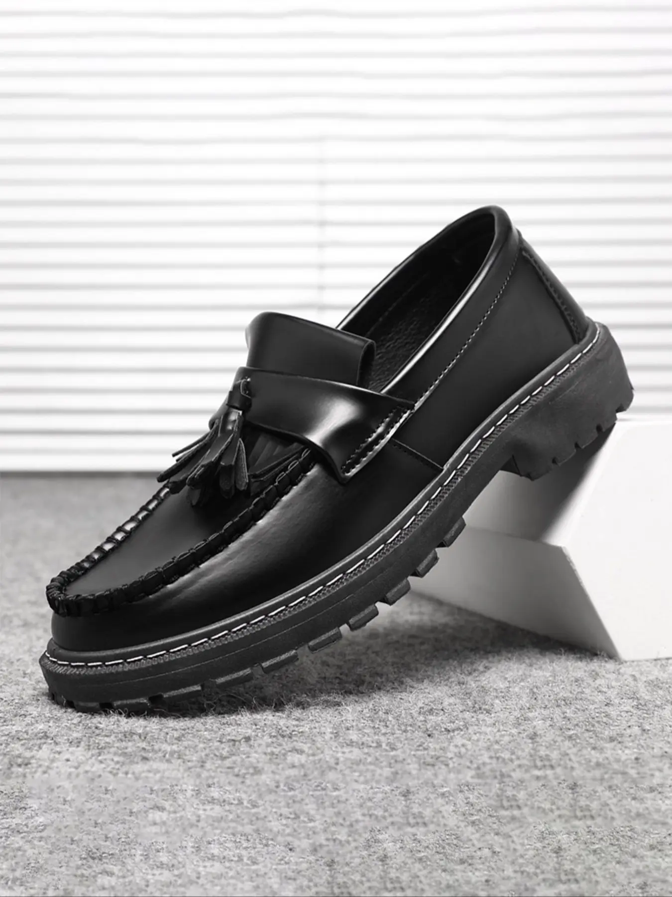 Men's Suede Loafers, Business Formal Shoes for Valentine's Day & Halloween, Perfect for Dating, Shopping, Commuting & Parties, Rubber, Flat, Footwear