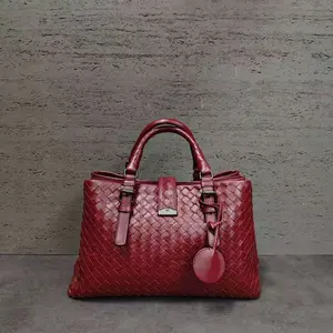 Pre-owned Bottega Veneta Leather Shoulder Bags 7.8'' R2519 Shoulder Bag C14301114584 1021 T1 Chloe