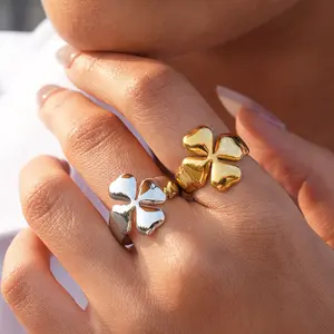1pc 18K Gold Plated Stainless Steel Clover Flower Pearl Open Ring Lucky Adjustable Jewelry for Women Perfect for Birthday Party Casual Outing Gift for Girlfriend Mom Friend Gold-Plated Striped Couple Minimalist Stacking