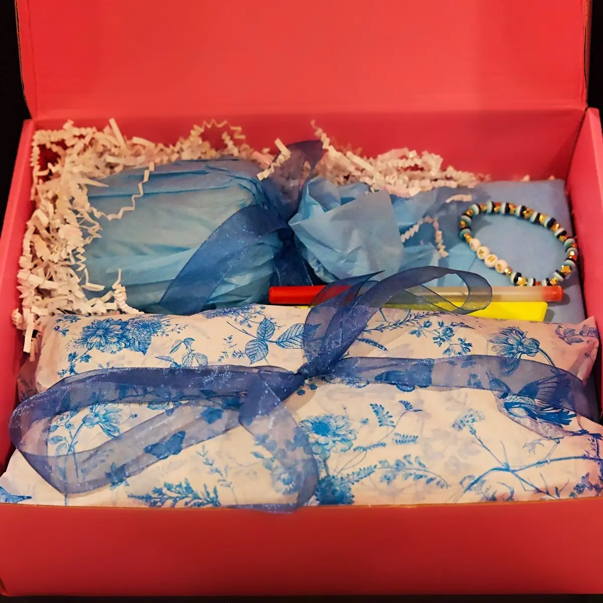 Let’s Kall Her Savannah Season 1 official merch box!  Includes a copy of the books 1-3 of LKHS, our Blue LKHS shirt, our better than … Candle, and the official LKHS friendship bracelet Soft Cover