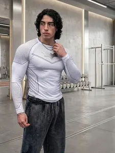 Batman Logo Tight-Fitting Top, Gym Workout Tops, Minimalist Functional Fitness Style, Moisture-Wicking, Ergonomic Cut, Ideal for Bodybuilding & Gym Training