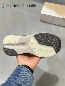 Who loves cloud-feel running sneakers with soft cushion and light weight