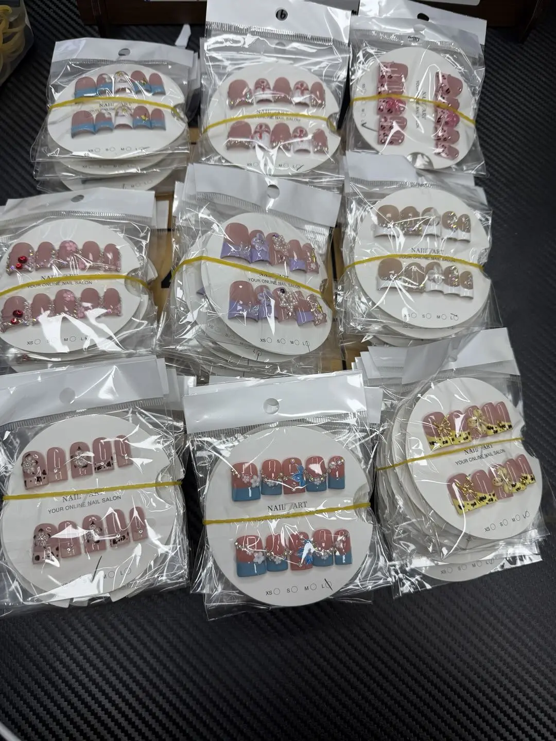 Una(5456)gc.30$ get 15 pairs of duck nails or baby duck nails. Una(5456)gc.30$ get 15 pairs of duck nails or baby duck nails.