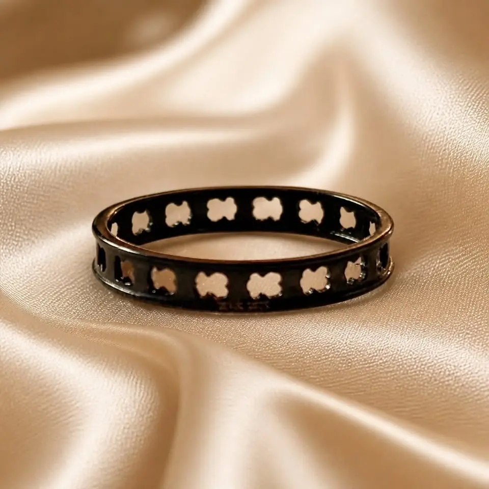 Minimalist Unisex Handcrafted Metal Ring - Tous Black Round Band Ring, Size 7, for Casual Daily Wear