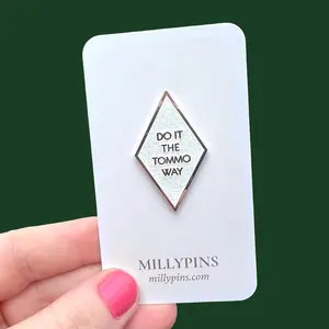 BRAND NEW Do It The Tommo Way (One Direction) Glitter Enamel Pin Louis Tomlinson