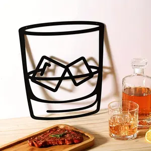 Whiskey Glass Design Wall Art, Metal Whiskey Glass Wall Decor, Wall Hanging Ornament for Home Bar Kitchen, Home Decor, Party Supplies, Posters, Vintage Decor