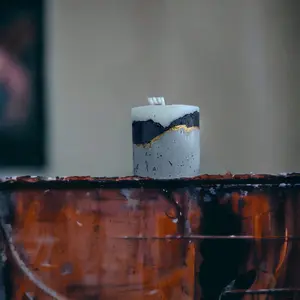 Kentucky Bourbon - Concrete Pillar Candle