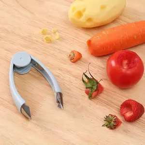 1pc Kitchen utensils are easy to clean strawberry clip seedless fruit seedless pineapple tweezers pineapple clip fruit