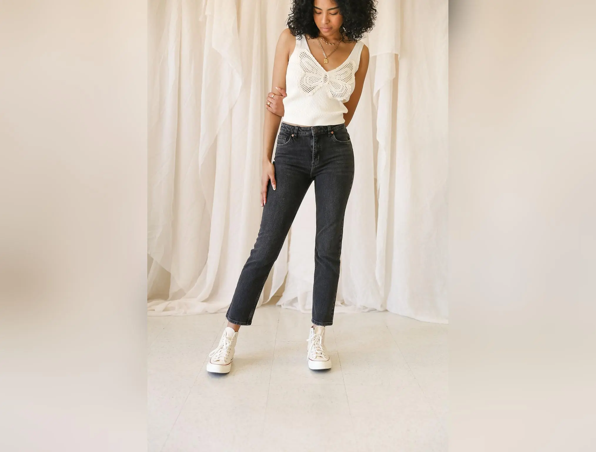 Laine Mid Rise Striahgt Jeans by BDG