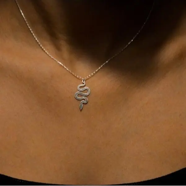 Silver-Plated Serpentine Pendant Necklace 18+2" - Bold and Daring for Women