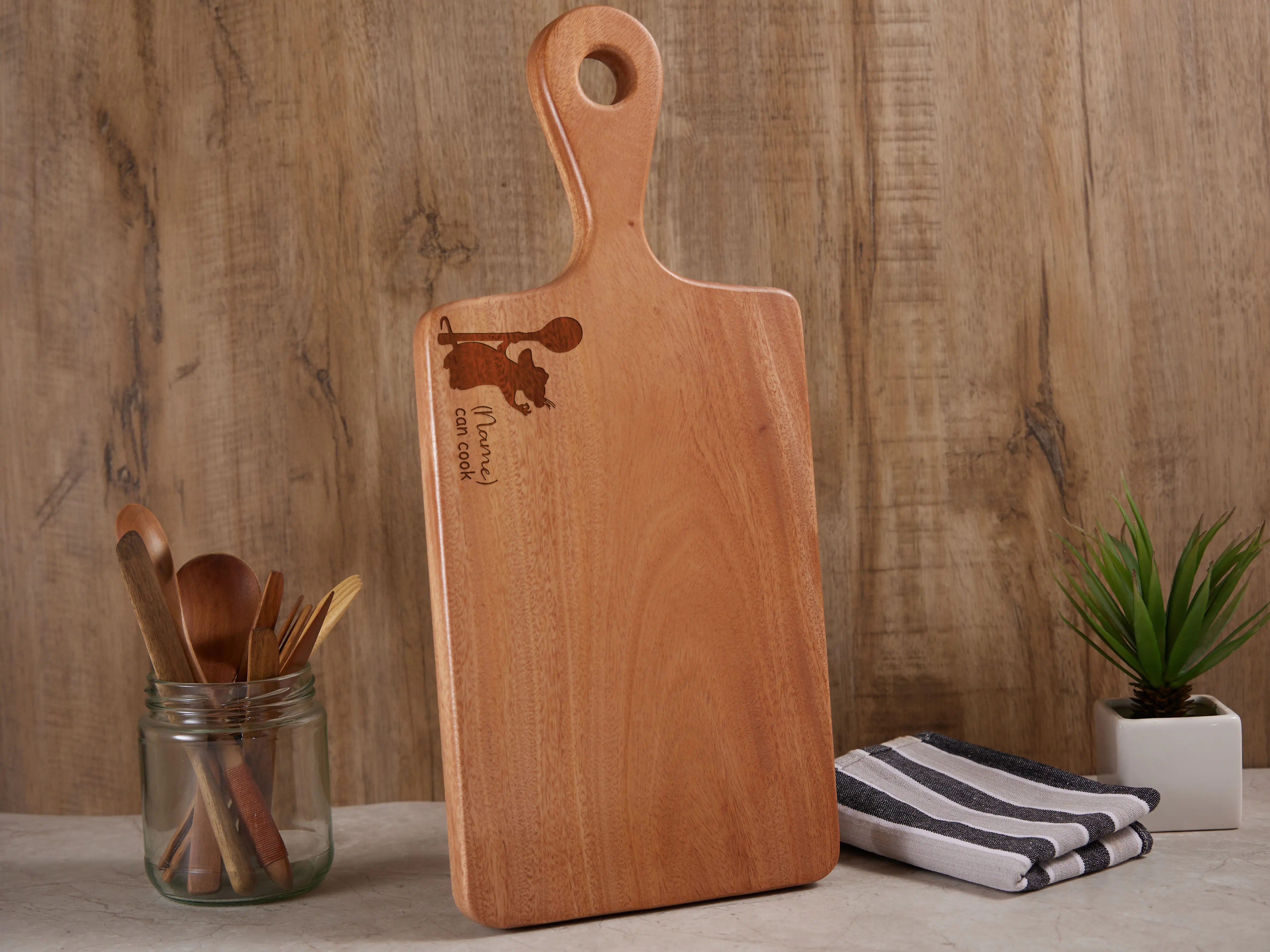 The Perfect Gift for the Home Cook: A Custom Wooden Cutting Board