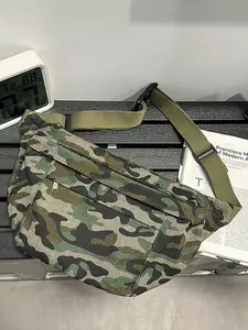 Camouflage printed canvas shoulder bag, personalized camouflage element shoulder large bag, washed and distressed process, casual  versatile travel shoulder bag, suitable for daily commuting, shopping, etc.