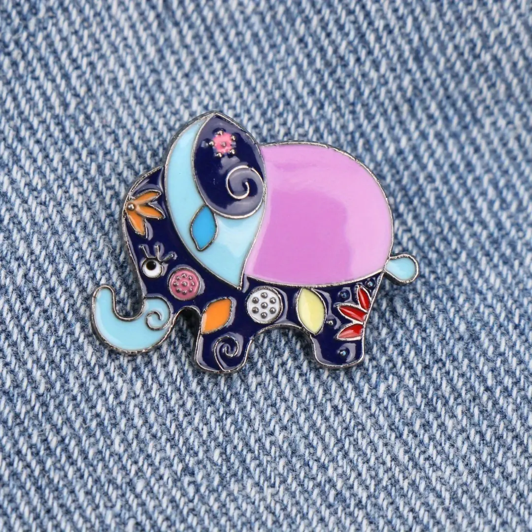 Unisex Geometric Metal Elephant Shape Animal Brooch - Fashion Lapel Pin Badge, Unisex Clothes Accessory for Backpacks, Collars, Party Wear, Ideal Gift for Fashion Enthusiasts, Animal Elephant