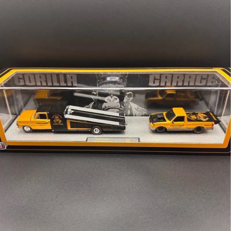 M2 Machines Auto-Haulers - Gorilla Garage - 1969 Ford F-350 and 1995 Ford Ranger XLT - 1:64 Scale Diecast Model Set in Acrylic Display Box R96 26-06
