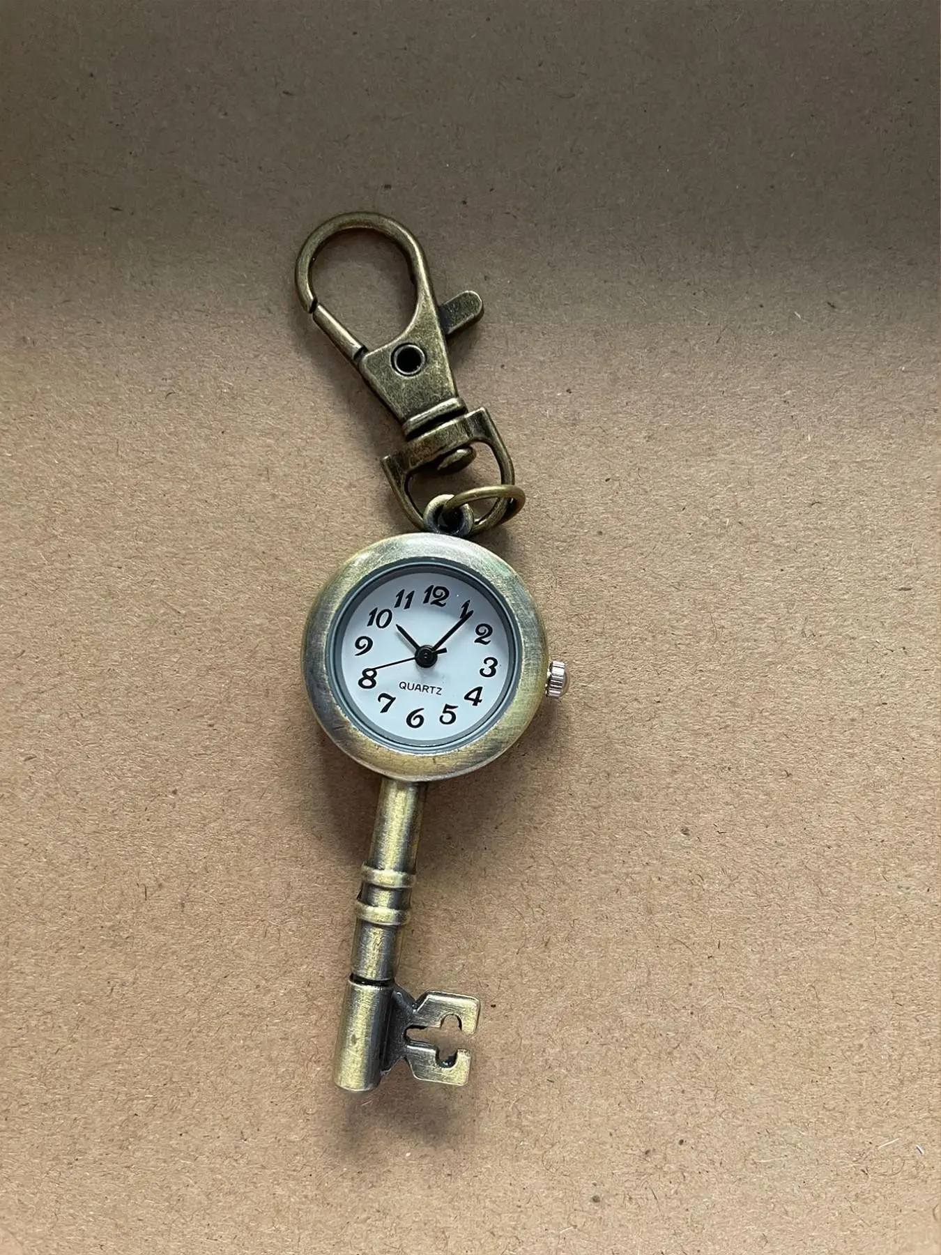 Student Keychain Watch Pendant, Vintage Style Pocket Watch, Simple and Convenient Quartz Watch, Casual Classic Analog Watch, Analog Quartz Movement, Small Gift for Exams, Fashionable Analog Watch