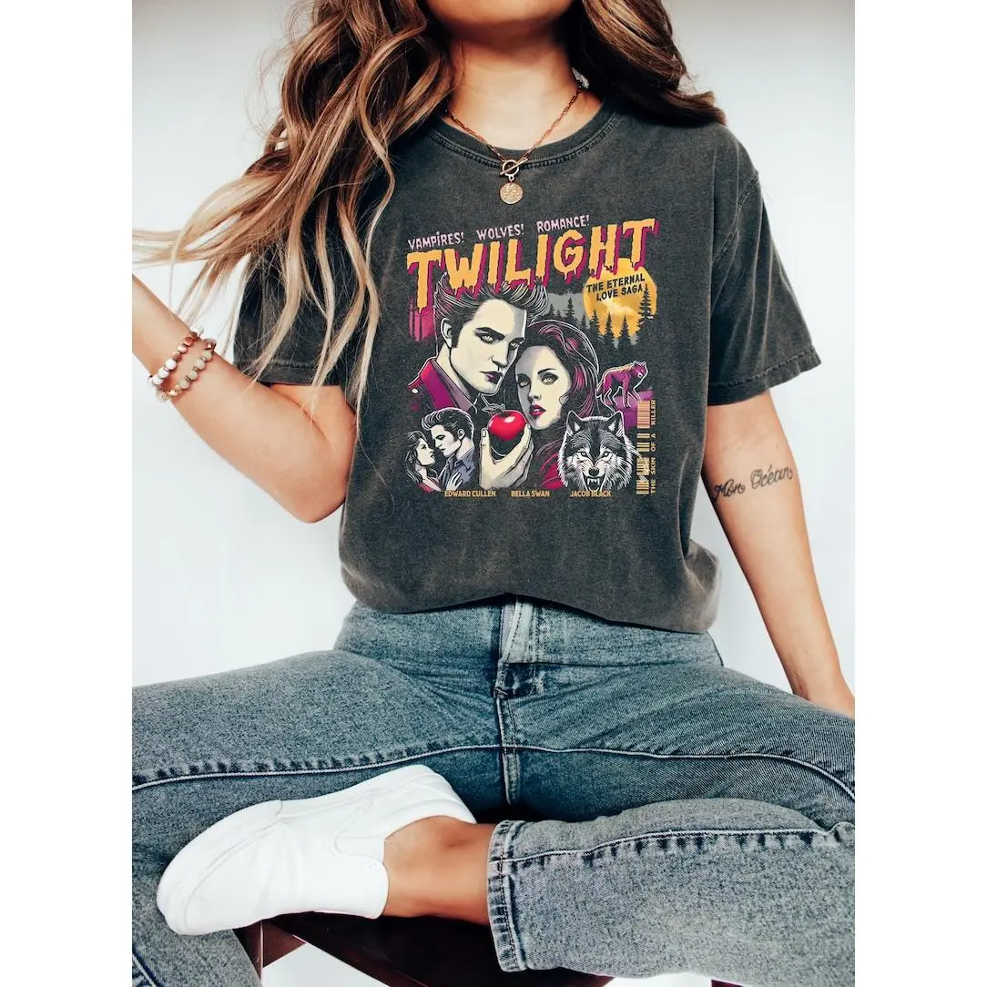 Retro Vintage Twilight Shirt, Twilight Fans Homage T-shirt, Gift For Book Lover Twilight Saga Comic Retro, Vampires Wolves Romance shirt