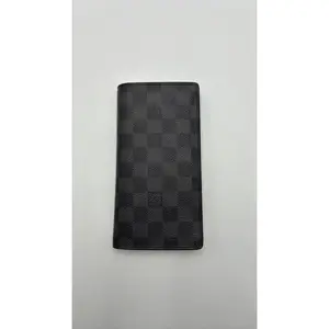 Pre-owned Louis Vuitton Leather Luxury Bags & Accessories Graphite Brazza Wallet Date Code: TA4185. Entrupy ID: M4Y9HQV.