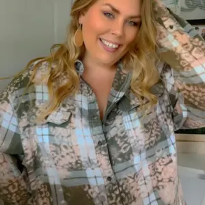 Leopard bleached flannel Olive green