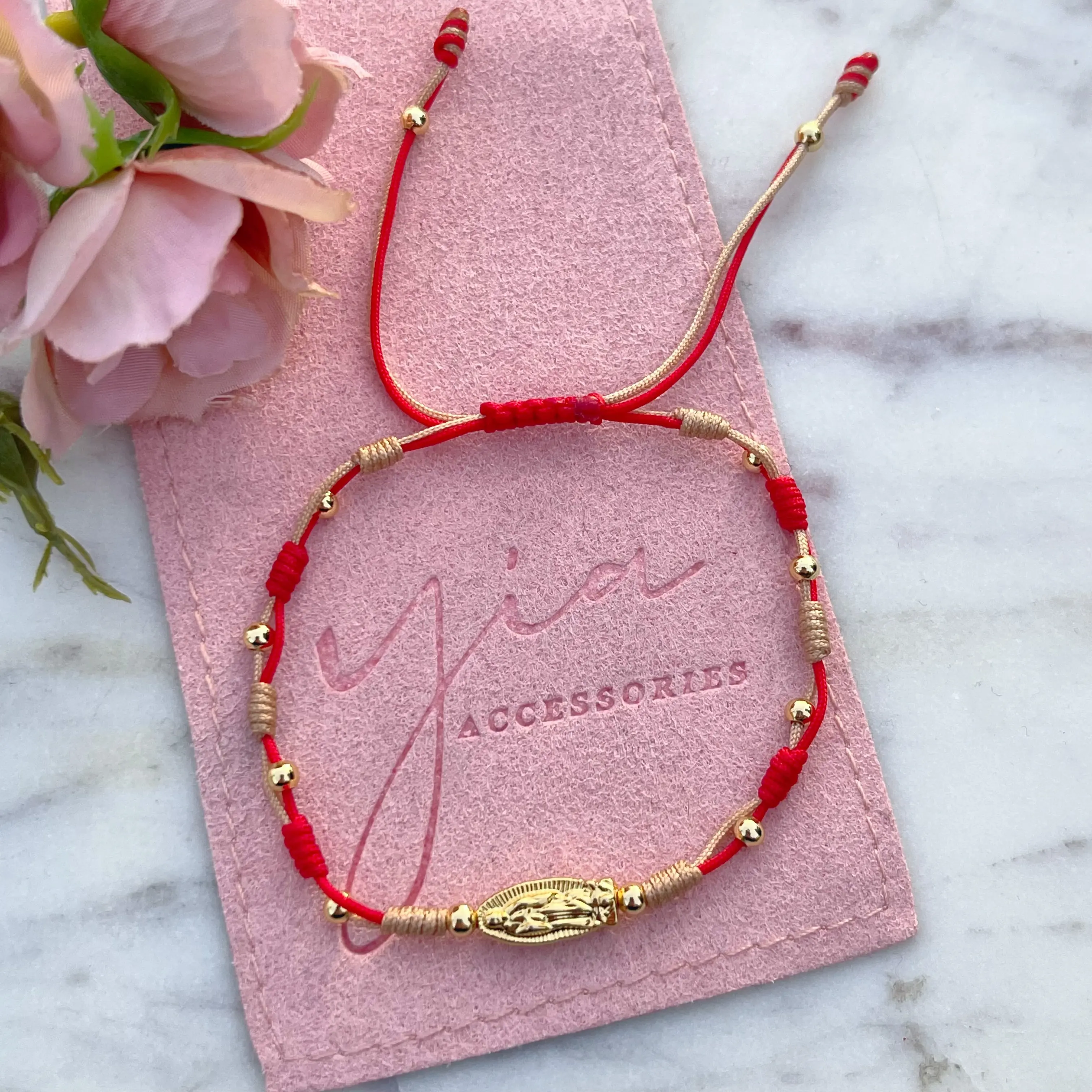 Red String Beaded Bracelet - Handmade Craft Beading Design with Gold-Plated Virgencita Protectora Charm, Adjustable Spiritual All-Occasions Jewelry for Energy Protection, Beaded Bracelets
