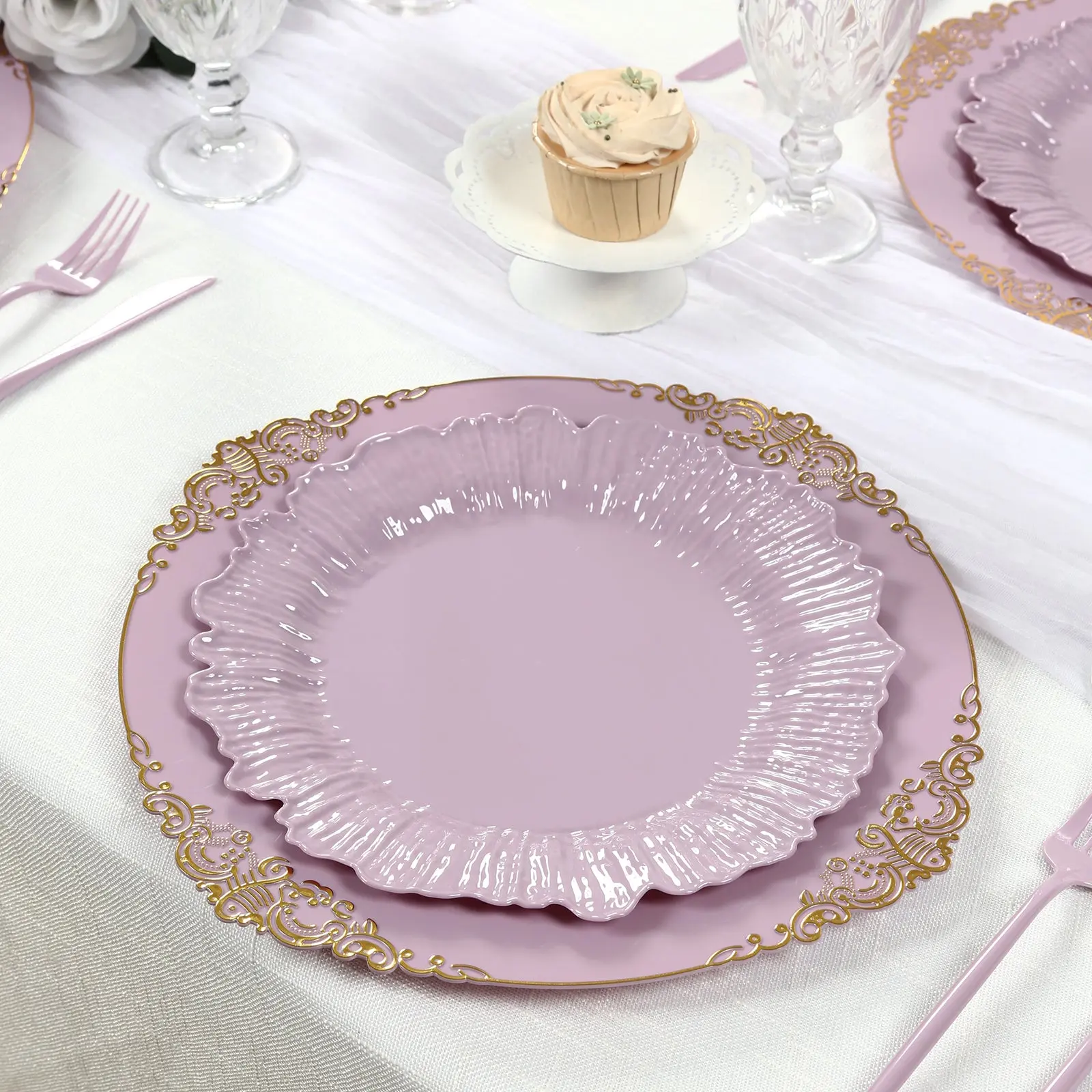 20-Pack Lavender Lilac Reef Design Polypropylene Disposable Dinnerware, 10-in Table Setting Plates for Weddings, Anniversary Festive & Party Supplies