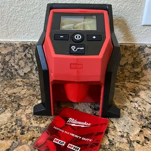 Milwaukee M12 Inflator Tool