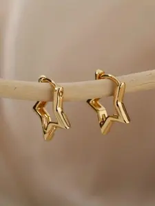 Minimalist Star-Shaped Earrings for Women, Perfect Stainless Steel Jewelry Gift for Dates & Holidays, Fashion Accessory for Any Occasion, Durable Alloy Chain Material