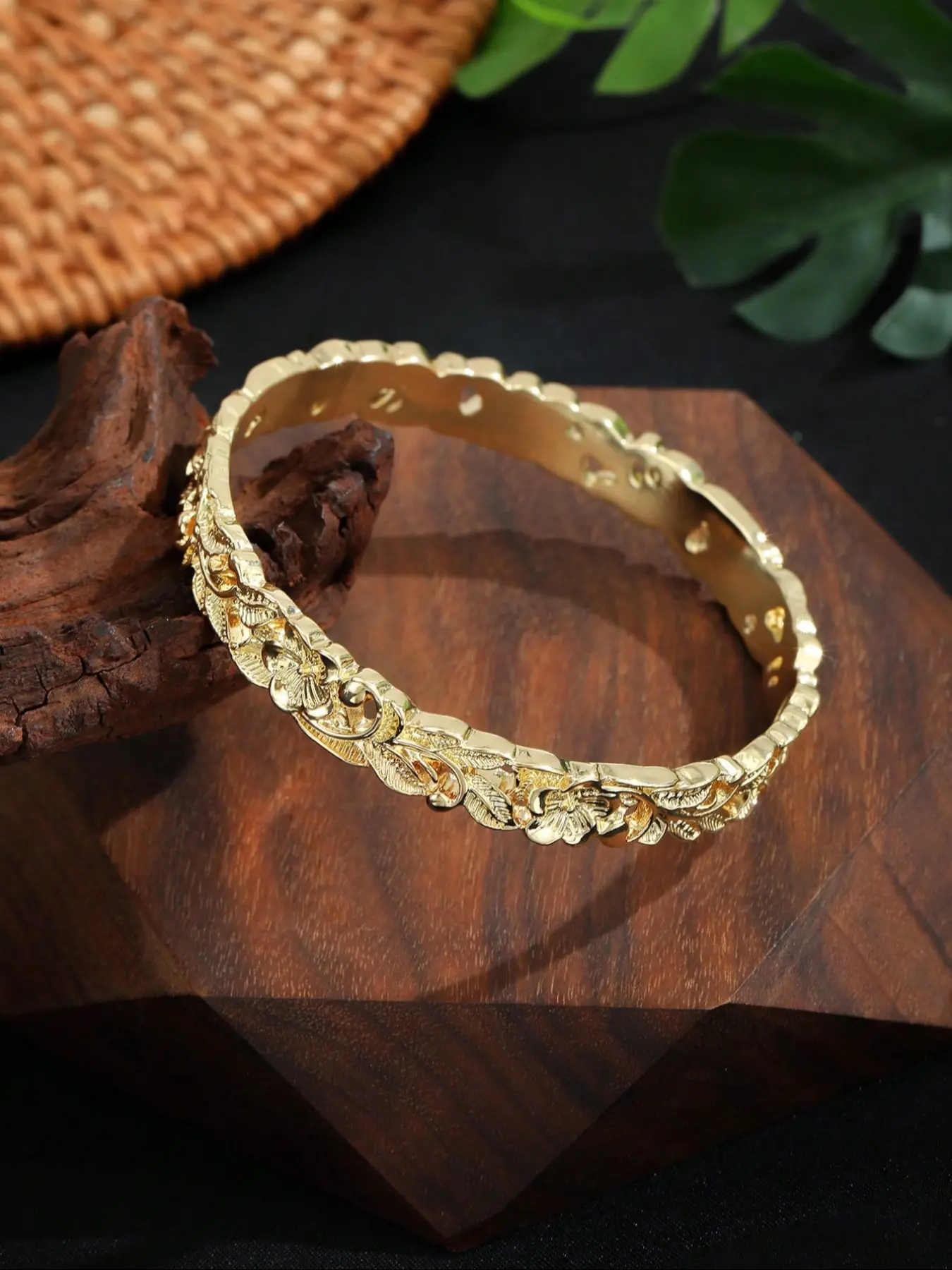 10mm Hawaiian Style 3D Hawaiian Flower Design Bracelet, Ocean Vine Design, Pacific Island Jewelry, Bohemian Bracelets, Fashion Bracelet, Casual All-Season Accessory, Perfect Valentine Gift, Tonga, Polynesia, Chuuk Jewelry