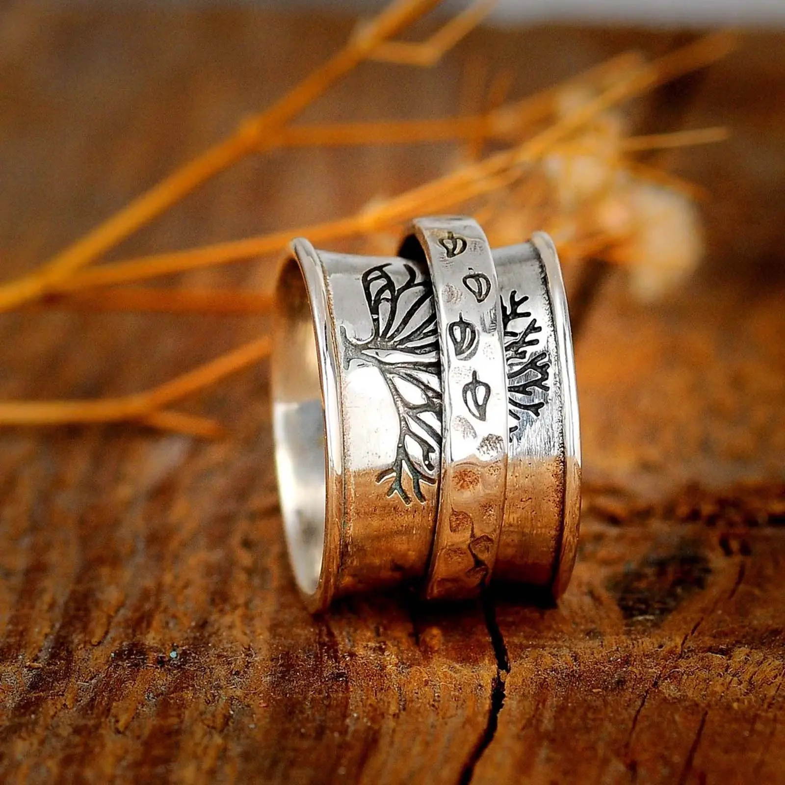 Nature-Inspired Rotating Openwork Spinner Ring with Carved Leaf Details, Calming Decompression Band, Daily Wear Artificial Gemstone Jewelry, Spinner Rings, Rotating Openwork Ring