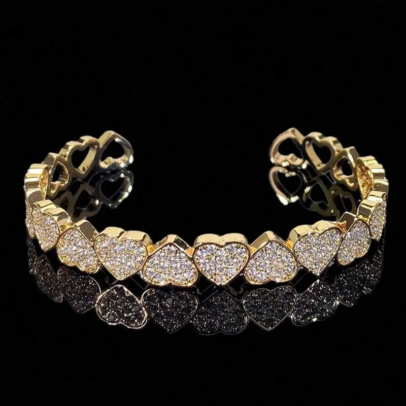 Heart Shaped Zircon Decorated Bracelet, Heart Charm Bracelet, Heart Design Bracelet, Fashionable Jewelry for Women & Girls, Trendy All-match & Exquisite Jewelry for Birthday Gift, Beautiful Bracelets