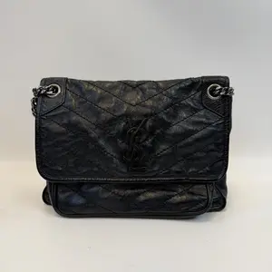 Pre-owned Yves Saint Laurent leather Shoulder Bags YSL Saint Laurent Niki Medium Chain Bag in Crinkled Vintage YS1427